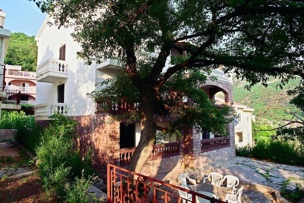 Villa Sara Guesthouse Ilha Ilha Sveti Stefan Exterior foto